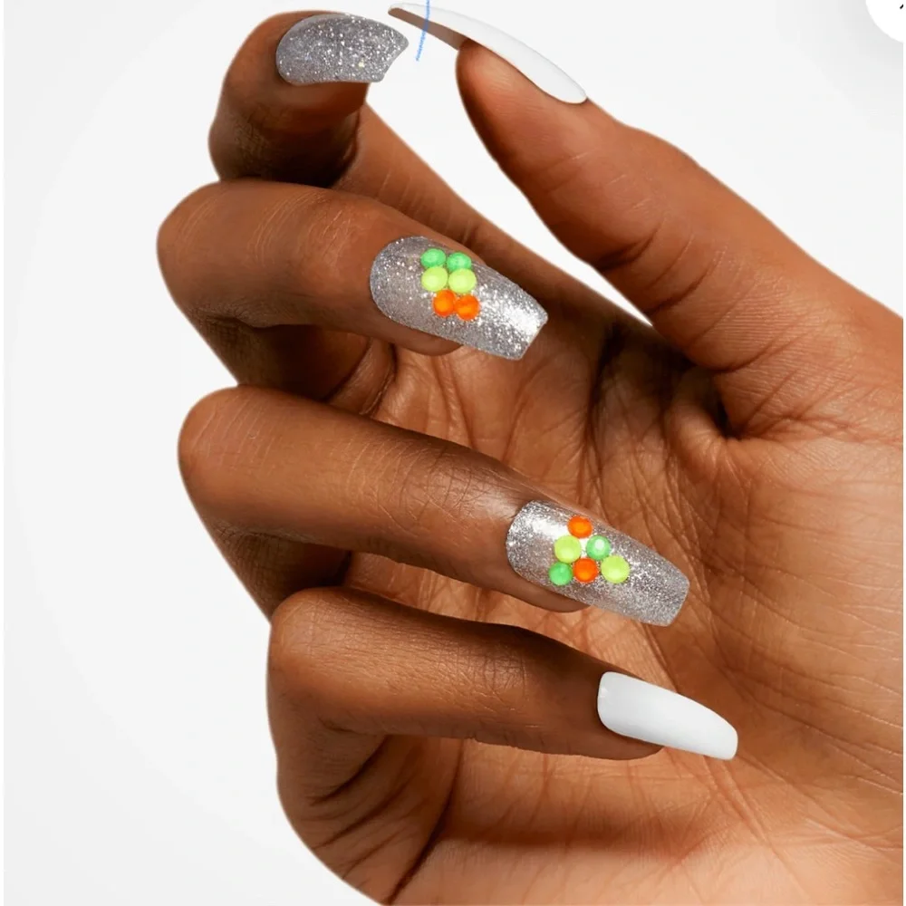 New KISS Voguish Fantasy Glow Effect Long Nails - GLUE ON- Silver Glitter, White